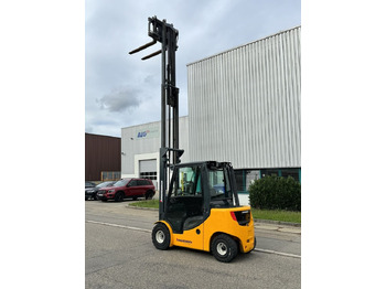 Dieseltrukki Jungheinrich DFG 430s 600DZ 3t Triplex 6m Zinkenverst. Seiten: kuva Dieseltrukki Jungheinrich DFG 430s 600DZ 3t Triplex 6m Zinkenverst. Seiten Dieseltrukki Jungheinrich DFG 430s 600DZ 3t Triplex 6m Zinkenverst. Seiten: kuva Dieseltrukki Jungheinrich DFG 430s 600DZ 3t Triplex 6m Zinkenverst. Seiten