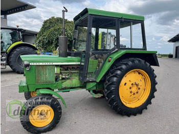 Traktori JOHN DEERE 2030