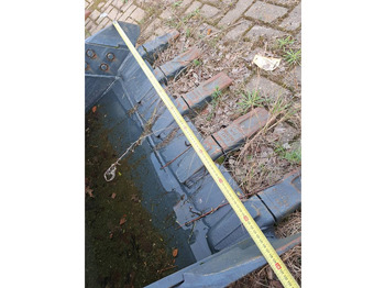 Uusi Kauha - Rakennuskoneet Hyundai Excavator Digging Bucket 140, 61K4-30701: kuva Uusi Kauha - Rakennuskoneet Hyundai Excavator Digging Bucket 140, 61K4-30701