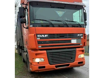 Vetopöytäauto DAF XF 95
