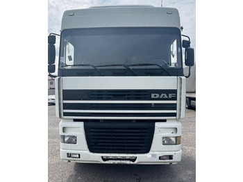 Vetopöytäauto DAF XF 95