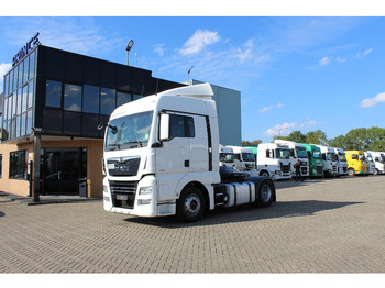 Vetopöytäauto MAN TGX 18.460