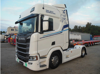 Vetopöytäauto SCANIA R 410
