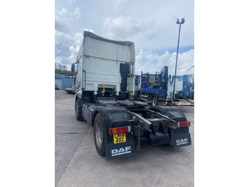Vetopöytäauto Daf 105Xf 460 4x2 Tractor Unit: kuva Vetopöytäauto Daf 105Xf 460 4x2 Tractor Unit