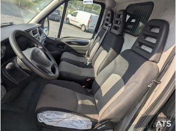 Pakettiauto Box Truck Iveco Daily 29L12A V-300: kuva Pakettiauto Box Truck Iveco Daily 29L12A V-300