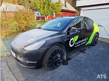 Henkilöauto TESLA