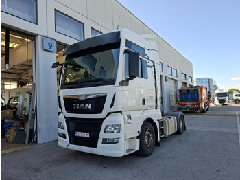 Vetopöytäauto MAN TGX 18.440