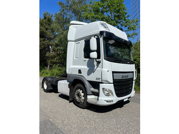 Vetopöytäauto DAF CF 440