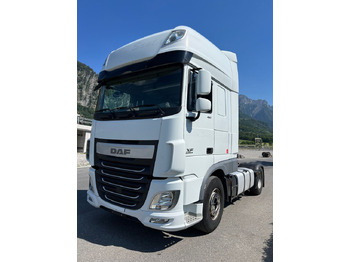 Vetopöytäauto DAF XF 460