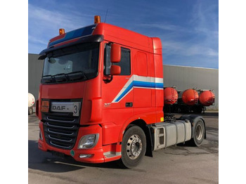 Vetopöytäauto DAF XF 460