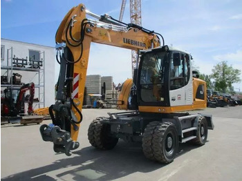 Pyöräalustainen kaivinkone LIEBHERR A 916