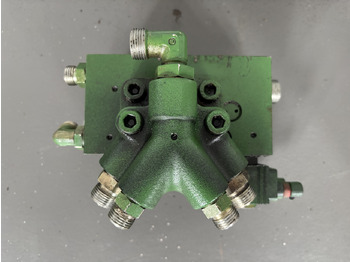 Hydrauliventtiili - Maatalouskoneet John Deere 6010 6110 6210 6310 6410 Blok Zaworowy TLS AL116954: kuva Hydrauliventtiili - Maatalouskoneet John Deere 6010 6110 6210 6310 6410 Blok Zaworowy TLS AL116954