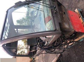 Ohjaamo - Maatalouskoneet Manitou - Kabina: kuva Ohjaamo - Maatalouskoneet Manitou - Kabina