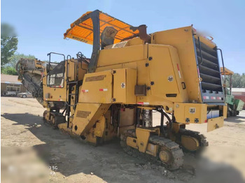 Asfalttijyrsimen CATERPILLAR