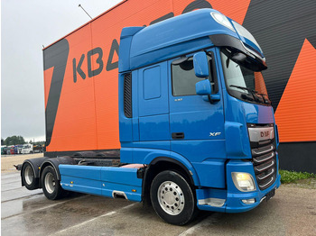 Kuorma-auto alusta DAF XF 530 6x2 PTO / CHASSIS L=6074 mm: kuva Kuorma-auto alusta DAF XF 530 6x2 PTO / CHASSIS L=6074 mm