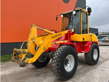 Pyöräkuormaaja Volvo L 30 B-Z/X 4x4 AC / QUICK COUPLER / BUCKET + FORKS: kuva Pyöräkuormaaja Volvo L 30 B-Z/X 4x4 AC / QUICK COUPLER / BUCKET + FORKS