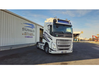 Uusi Vetopöytäauto Volvo FH 500 Globetrotter XXL (Location / Rent): kuva Uusi Vetopöytäauto Volvo FH 500 Globetrotter XXL (Location / Rent)
