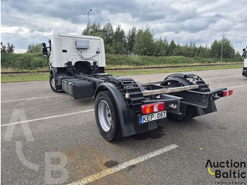 Kuorma-auto alusta Scania P 450: kuva Kuorma-auto alusta Scania P 450