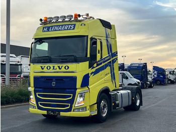 Vetopöytäauto VOLVO FH 500