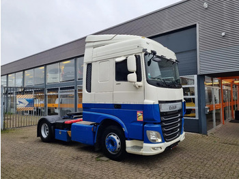 Vetopöytäauto DAF XF 106 440