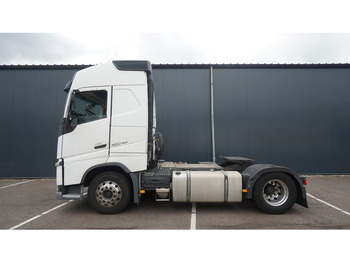 Vetopöytäauto VOLVO FH 420