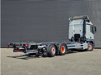 Konttialus/ Vaihtokuormatilat kuorma-auto Mercedes-Benz ACTROS 2640 6x2-4 / NL TRUCK: kuva Konttialus/ Vaihtokuormatilat kuorma-auto Mercedes-Benz ACTROS 2640 6x2-4 / NL TRUCK