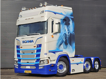 Vetopöytäauto SCANIA S 580