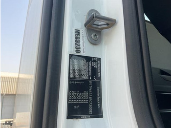 Kuorma-auto alusta Mercedes-Benz Arocs 4240: kuva Kuorma-auto alusta Mercedes-Benz Arocs 4240