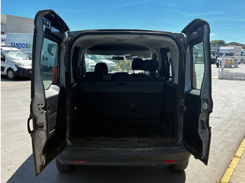 Pakettiauto Furgón Fiat Dobló 5 plazas: kuva Pakettiauto Furgón Fiat Dobló 5 plazas