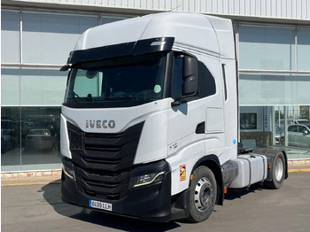 Vetopöytäauto IVECO