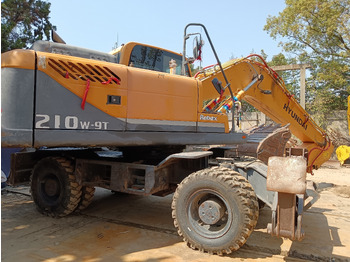 Pyöräalustainen kaivinkone HYUNDAI R210
