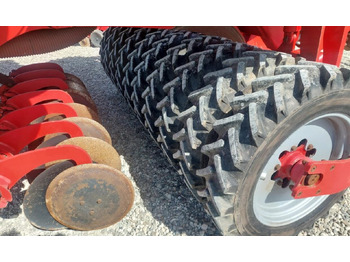 Kylvökone Horsch Focus 6 TD - 3 Punkt: kuva Kylvökone Horsch Focus 6 TD - 3 Punkt Kylvökone Horsch Focus 6 TD - 3 Punkt: kuva Kylvökone Horsch Focus 6 TD - 3 Punkt