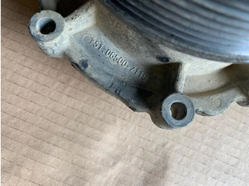 Jäähdytysnestepumppu - Kuorma-auto MAN 51065007119 MAN TGS, TGX EURO 6 51065007119   truck: kuva Jäähdytysnestepumppu - Kuorma-auto MAN 51065007119 MAN TGS, TGX EURO 6 51065007119   truck