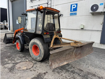 Traktori Kubota L245 DT ETUKUORMAAJALLA: kuva Traktori Kubota L245 DT ETUKUORMAAJALLA
