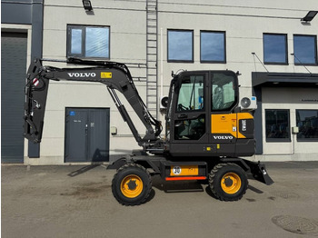 Pyöräalustainen kaivinkone VOLVO EW60E