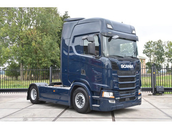 Vetopöytäauto SCANIA S 450