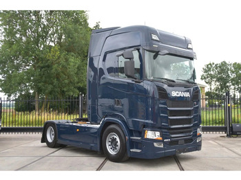Vetopöytäauto SCANIA S 450