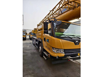 Ajoneuvonosturi XCMG Official 25 Ton Small Truck Crane QY25K5D-3 Used Mobile Crane Machine With Cheap Price: kuva Ajoneuvonosturi XCMG Official 25 Ton Small Truck Crane QY25K5D-3 Used Mobile Crane Machine With Cheap Price