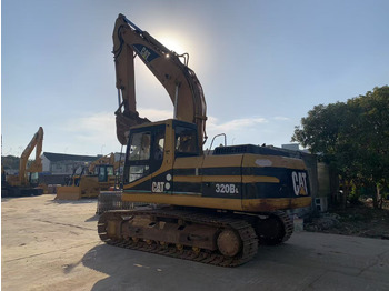 Telakaivukone CATERPILLAR Crawler Excavator CAT 320B, 320BL Original Japanese Excavator: kuva Telakaivukone CATERPILLAR Crawler Excavator CAT 320B, 320BL Original Japanese Excavator Telakaivukone CATERPILLAR Crawler Excavator CAT 320B, 320BL Original Japanese Excavator: kuva Telakaivukone CATERPILLAR Crawler Excavator CAT 320B, 320BL Original Japanese Excavator