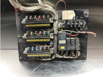 Sähköjärjestelmä LIEBHERR