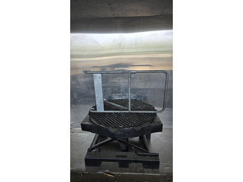 Päällirakenne ja ulkopinta LIEBHERR