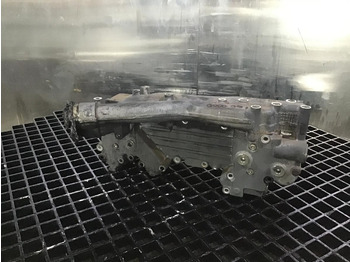 Öljynjäähdytin LIEBHERR