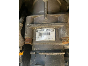 Jarruventtiili - Kuorma-auto MAN TGA TGX Fußbremsventil Bremsventil 81.25970.6100: kuva Jarruventtiili - Kuorma-auto MAN TGA TGX Fußbremsventil Bremsventil 81.25970.6100 Jarruventtiili - Kuorma-auto MAN TGA TGX Fußbremsventil Bremsventil 81.25970.6100: kuva Jarruventtiili - Kuorma-auto MAN TGA TGX Fußbremsventil Bremsventil 81.25970.6100