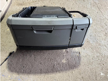 Ohjaamo ja sisustus MAN TGX