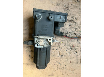 Polttoainepumppu - Kuorma-auto Mercedes Actros MP4 AdBlue Pumpe A0001402378: kuva Polttoainepumppu - Kuorma-auto Mercedes Actros MP4 AdBlue Pumpe A0001402378