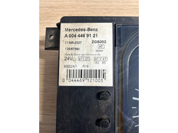 Kojelauta - Kuorma-auto Mercedes Benz Econic Kombiinstrument / Tacho A0044469121: kuva Kojelauta - Kuorma-auto Mercedes Benz Econic Kombiinstrument / Tacho A0044469121