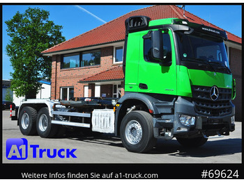 Koukkulava kuorma-auto MERCEDES-BENZ Arocs