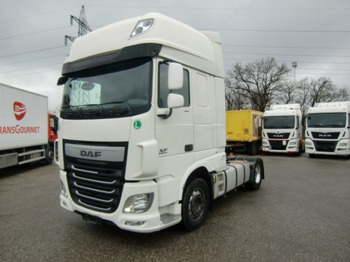 Vetopöytäauto DAF XF 106 460