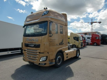 Vetopöytäauto DAF XF 530