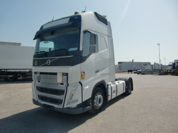 Vetopöytäauto VOLVO FH 500